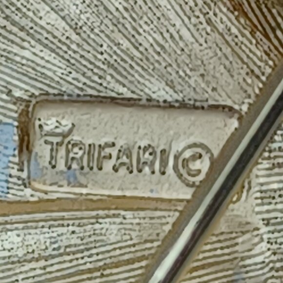 Vintage Trifari Brooch Flower - Picture 2 of 7